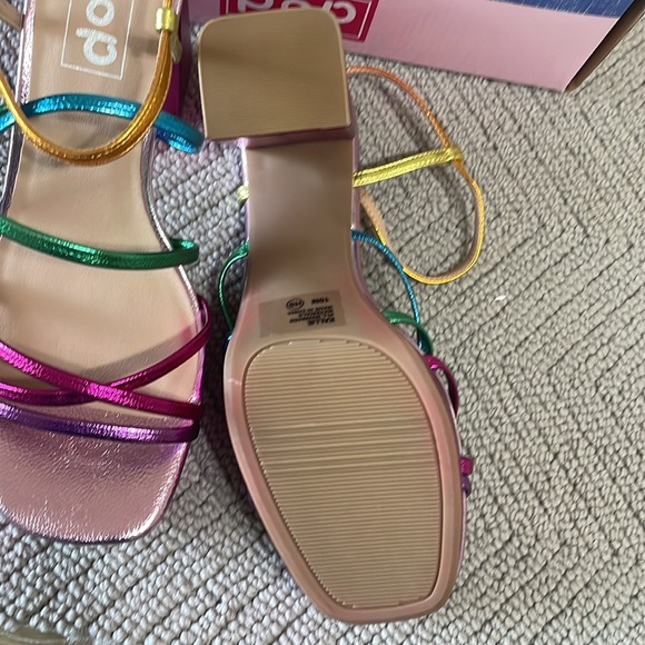 POP Strappy Sandals - Picture 4 of 8